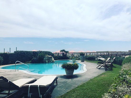 Daisy Beach Club Restaurant